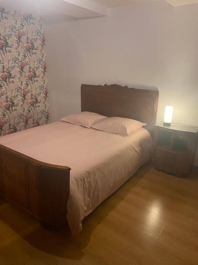 La Chambre D'Angele Sedan Luaran gambar