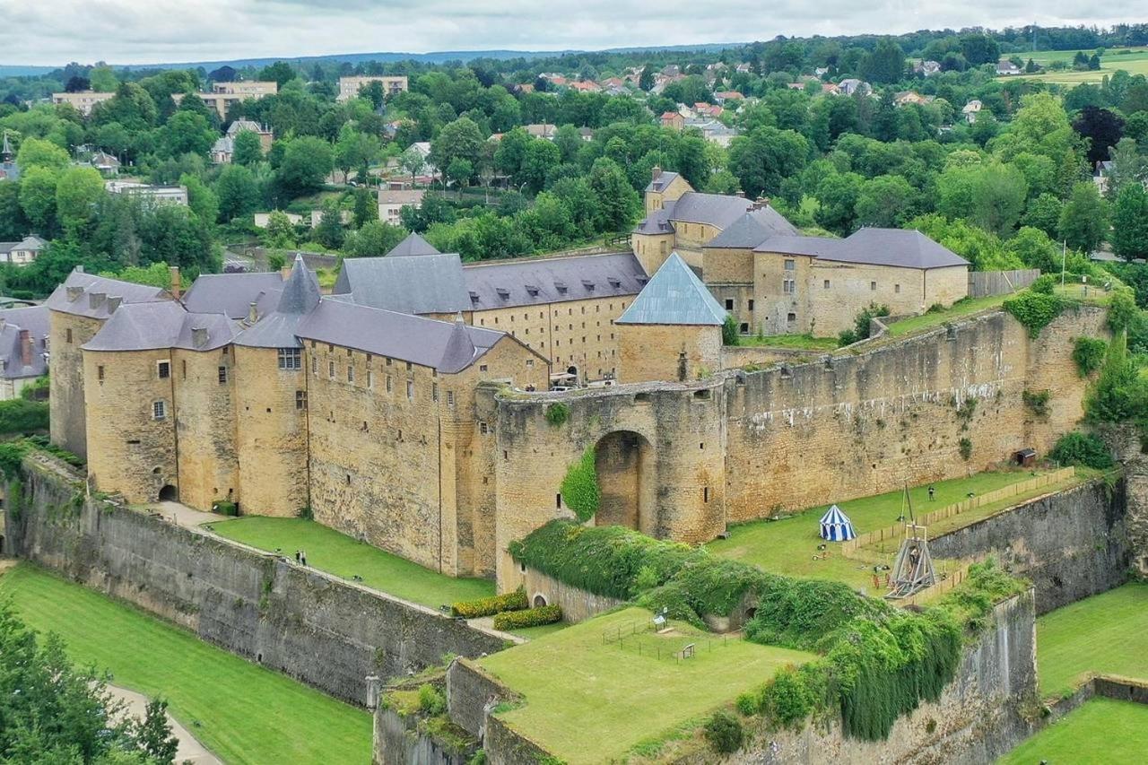 La Chambre D'Angele Sedan Luaran gambar